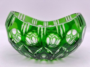 lot 5 image: Vintage BEYER BLEIKRISTALL Emerald Cut to Clear Bowl