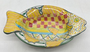 lot 19 image: MACKENZIE-CHILDS Fish Dish with Original Label