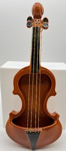 lot 18 image: Vintage RED WING POTTERY Wall Hanging Violin - 907