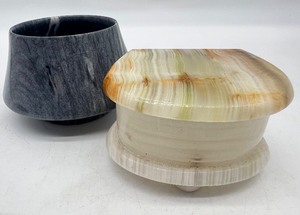 lot 21 image: Carved Natural Stone Covered Trinket Dish and Natural Gray Stone Dish