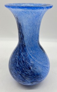 lot 27 image: ART GLASS Vase in Blues - Unsigned