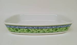 lot 144 image: Vintage WEDGEWOOD China Baking Dish - Watercolour