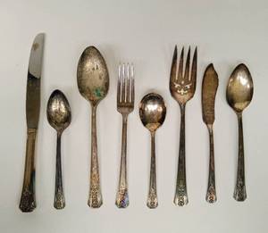 lot 143 image: Assortment of Various Antique Vintage Silverware