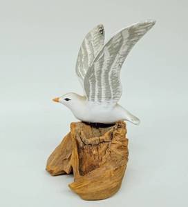 lot 164 image: Mid Century Ceramic Seagull Sculpture
