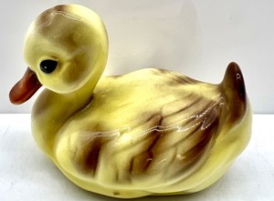 lot 67 image: Vintage Ceramic Mamma Duck and Ducklings