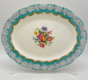 lot 85 image: Vintage ROYAL ALBERT - Enchantment Platter, SIGMA Art Glass and Crystal DArques 3 Candle Holder