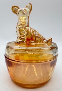 lot 114 image: Vintage Jeannette Marigold Iridescent Glass Dog Trinket Dish