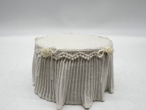 lot 223 image: Artisan Dollhouse Miniature - Wedding Cake and Table