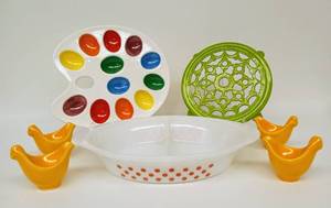 lot 194 image: Fun Assortment of Vintage Dishware with FITZ AND FLOYD Trivet and ENESCO Deviled Egg Plate