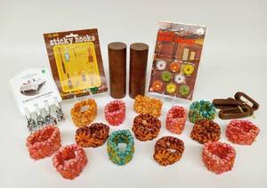 lot 197 image: Collection of Vintage Table Settings and Housewares