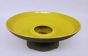 lot 242 image: Vintage HYALYN Pottery with Flower Frog