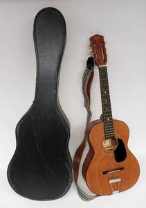 lot 244 image: Vintage HONDA II Guitar
