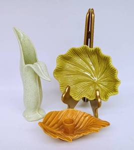 lot 253 image: Trio of Vintage Ceramic Housewares Including RED WING Candle Holder