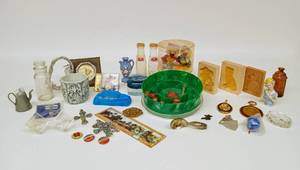 lot 262 image: Vintage Junk Drawer Treasures (See photos)
