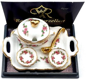 lot 230 image: Vintage Artisan Dollhouse Miniature - LISA DESIGN SOUP SET by REUTTER PORZELLAN Germany