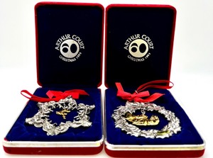 lot 274 image: Vintage ARTHUR COURT CHRISTMAS 1998 LEAPING DEER & SLEEPING RABBIT Ornaments in cases