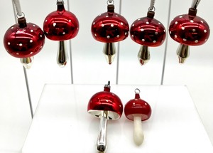 lot 277 image: Vintage set of 7 German Glass Mushroom Ornaments.