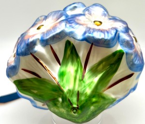 lot 282 image: Stunning Vintage SMITH & HAWKEN HYDRANGEA ORNAMENTALIS Ornament