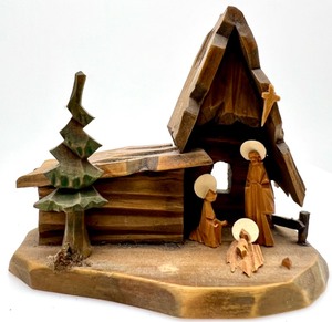 lot 296 image: Vintage Wooden ORIGINAL OBERAMMERGAUER HANDORBELL German Made Nativity Scene with 4 Denmark Petite Candle Holders