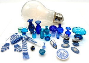 lot 326 image: Vintage Artisan Dollhouse Miniature - WEDGWOOD STAMPED Wall Dcor, Assortment of Blue Glass and Plastic Vases, Wine Bottles, RugCarpet and Knitted Hat, Scarf and Mittens