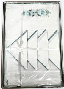 lot 328 image: Assorted Vintage Linen Grouping of 4 Hand Towels, 2 Luncheon Sets and 2 Table Clothes