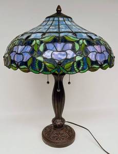 lot 52A image: Vintage TIFFANY-Style Stained Glass Table Lamp