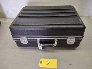 lot 7 image: Platt 181307 Travel Case, 18.25x12....
