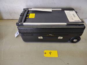 lot 9 image: Porter Case Rolling Travel Case, 13...