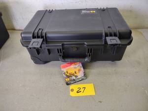 lot 27 image: Pelican im2500 Rolling Storm Case, ...