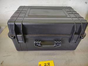 lot 28 image: Travel Case, 20.5x13.5x10.5, Water ...