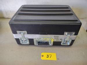 lot 37 image: Platt Travel Case, 19.75x13.5x9, Wa...