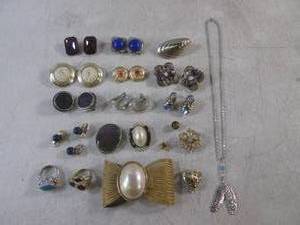lot 100 image: (FS) Assorted Fashion Jewelry - Necklace, Rings, Earrings Etc