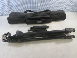 lot 102 image: (EW3) Vanguard MG-4 Tripod with Case
