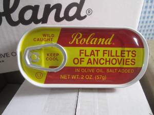 lot 149 image: (BR3) Case of 100 Cans Flat Fillets of Anchovies 4 Inner Boxes of 25 Cans - Past Date