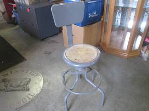 lot 223 image: (FS) Vinttage Metal Stool with Adjustable Backrest 24 12 Up To Seat Swivels