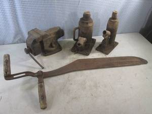 lot 273 image: (F-3) Vintage 4 Bench Vice, 2 Large Bottle Jacks and Hay KnifeCutter