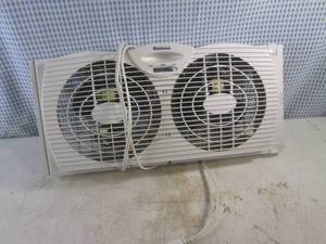 lot 285 image: (EW3) Holmes Dual WIndow Fan - Works