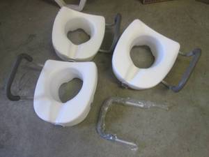 lot 286 image: (BR1) 3 Elevated Toilet Seats