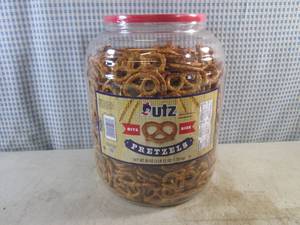 lot 287 image: (C-1) Large Container of Bite Size Pretzels 60oz (3 lb 12 oz) Best by May 2024