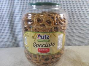 lot 292 image: (B-4) Large Container of Sourdough Original Pretzels 52oz (3 lb 4 oz) Best by May 2024