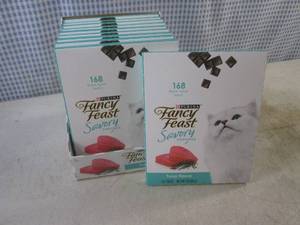 lot 362 image: (C-3) 10 Boxes Purina Fancy Feast Tuna Flavor Cat Treats 168 Break-Apart Treats per Box Past Date
