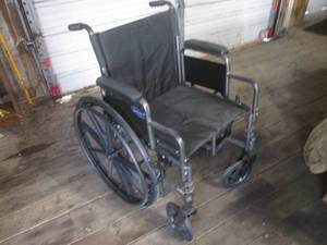 lot 390 image: (GRG) Folding Wheel Chair...
