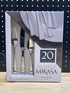 Mikasa 20 Piece Silverware Set