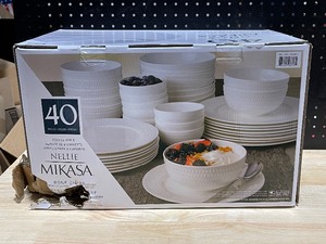 40 Piece Bone China Dish Set