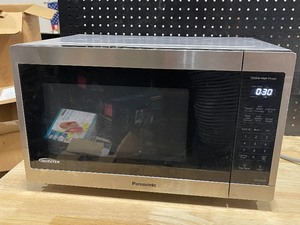 Panasonic 1200 Watt Microwave Used