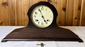 lot 42 image: New Haven Mantle Clock