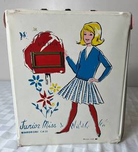 lot 64 image: Vintage Junior Miss Wardrobe Case 1970 Miner Ind. with 2 dolls, clothing and accessories