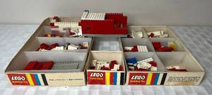 lot 65 image: Vintage Legos - Building Kit 021 & 285 and Extra Parts Box