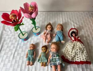 lot 71 image: Flower Petal People Tiny Tulip, Rosy Rose, Dakin Dream Doll plus 5 vintage dolls