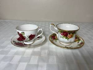 lot 86 image: Collection of Teacups and Saucers - Assorted Brands